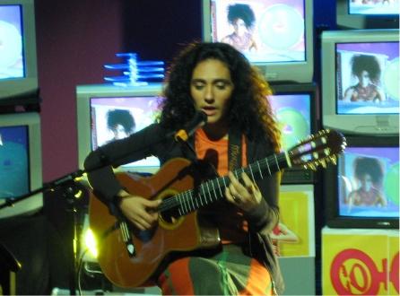 Badi Assad - 35 Anos de Carreira e Inovação Musical